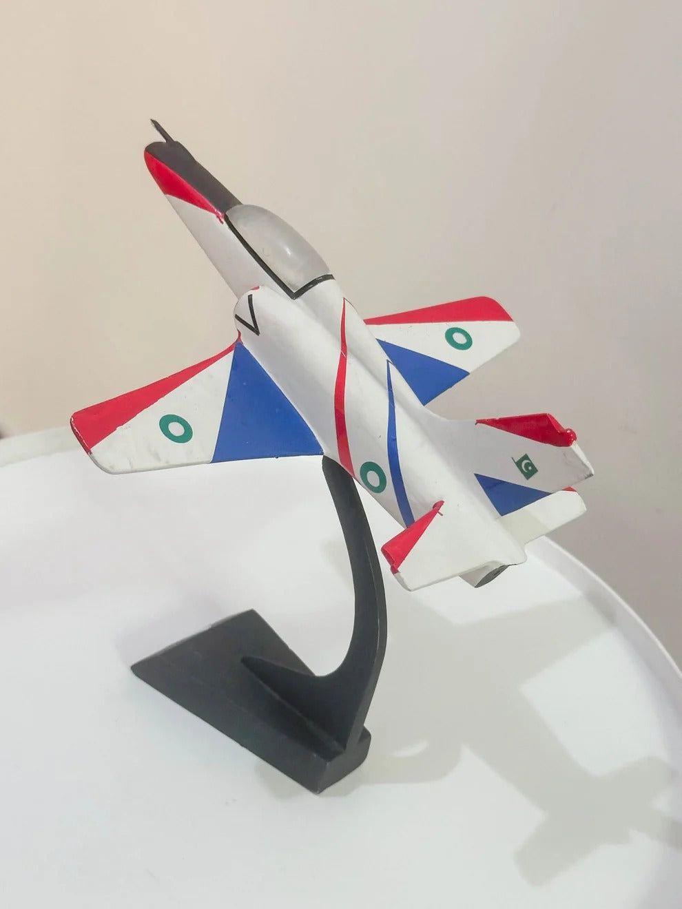12-Inch Aircraft Model – Free F-16 Collar Pin Offer