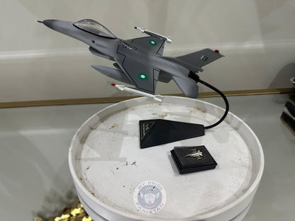 F16 Set – Jet Model & Pin Combo