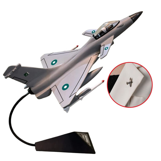 Any 12 inch metal jet + 1 vintage jet lapel pin