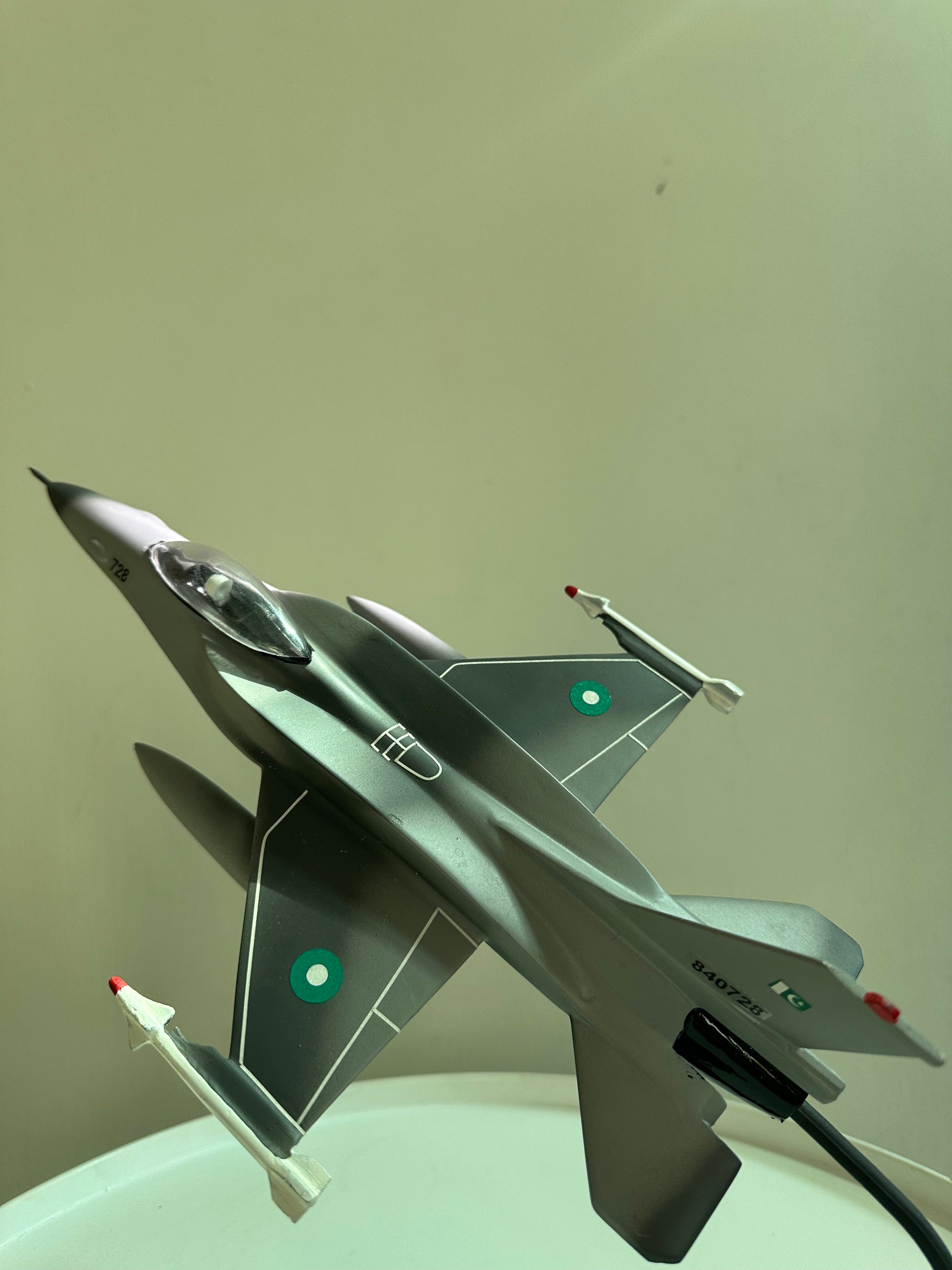 General Dynamics F-16 Fighting Falcon Model with Display Stand/ CD Model - My Pride